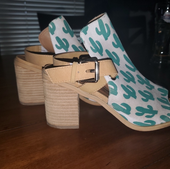 Cactus wooden heel shoes - Picture 2 of 3